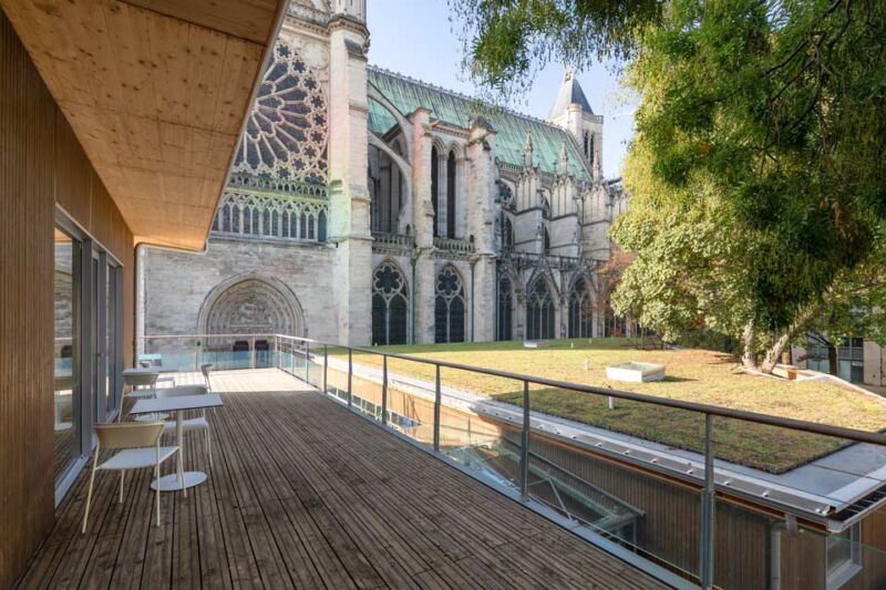 ST DENIS
